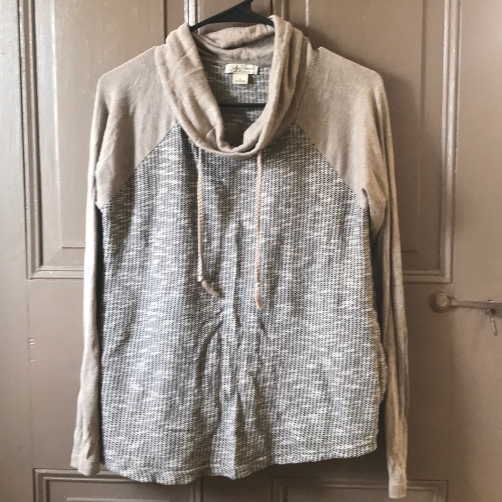 Lightweight sweater